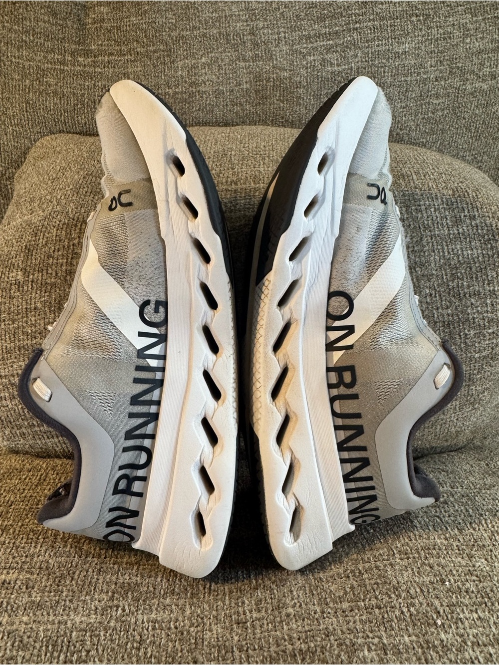 On Cloudsurfer Next Women’s Glacier/White Size 8 - Picture 5 of 13